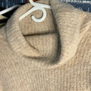 Babaton Turtle Neck Large